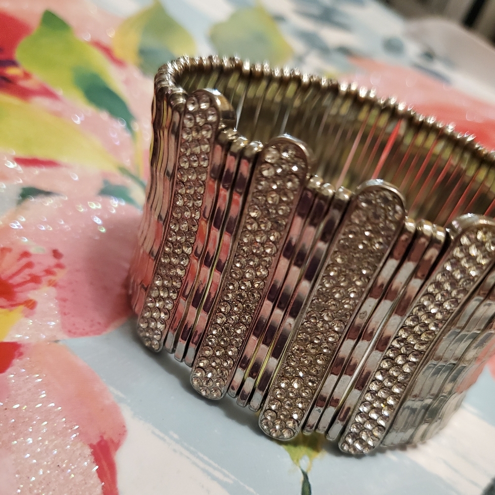 Sparkling Women’s Stretch Bracelet - Picture 2 of 7